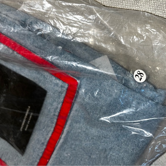 Full length cargo pocket denim pant with relaxed stretch in blue - Picture 6 of 6